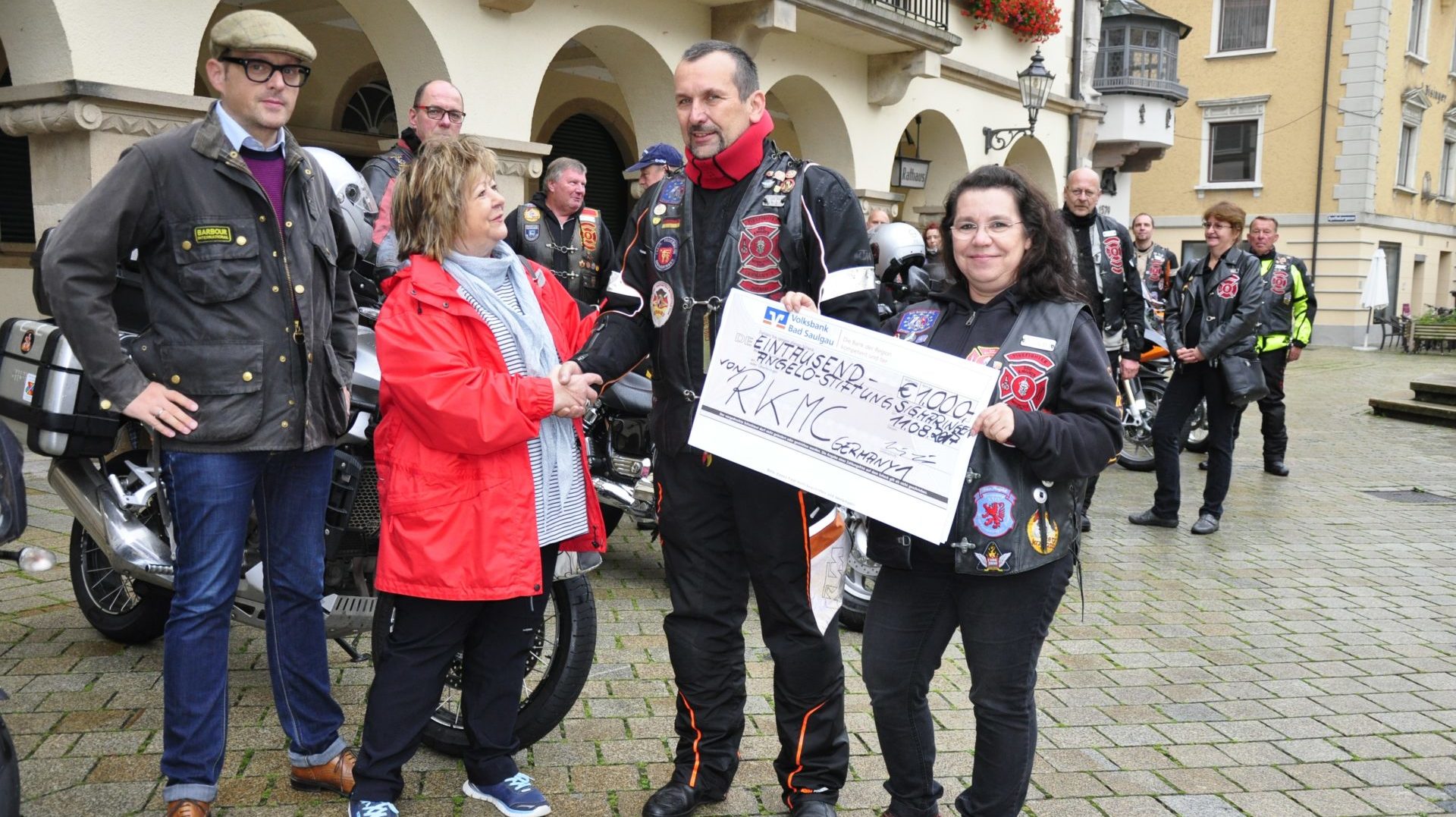 Spendenübergabe an Angelo-Stiftung
